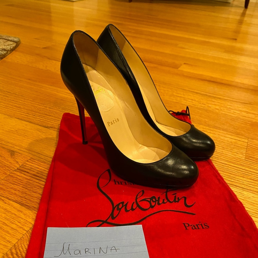 Black louboutin pumps 100mm